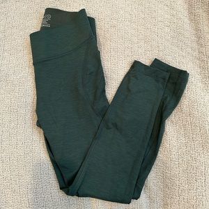 Outdoor voices core 7/8 legging in evergreen size small